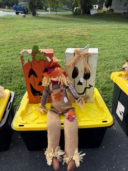 Fall Halloween Scarecrow and Wooden Pumpkin Decor 17 dls each