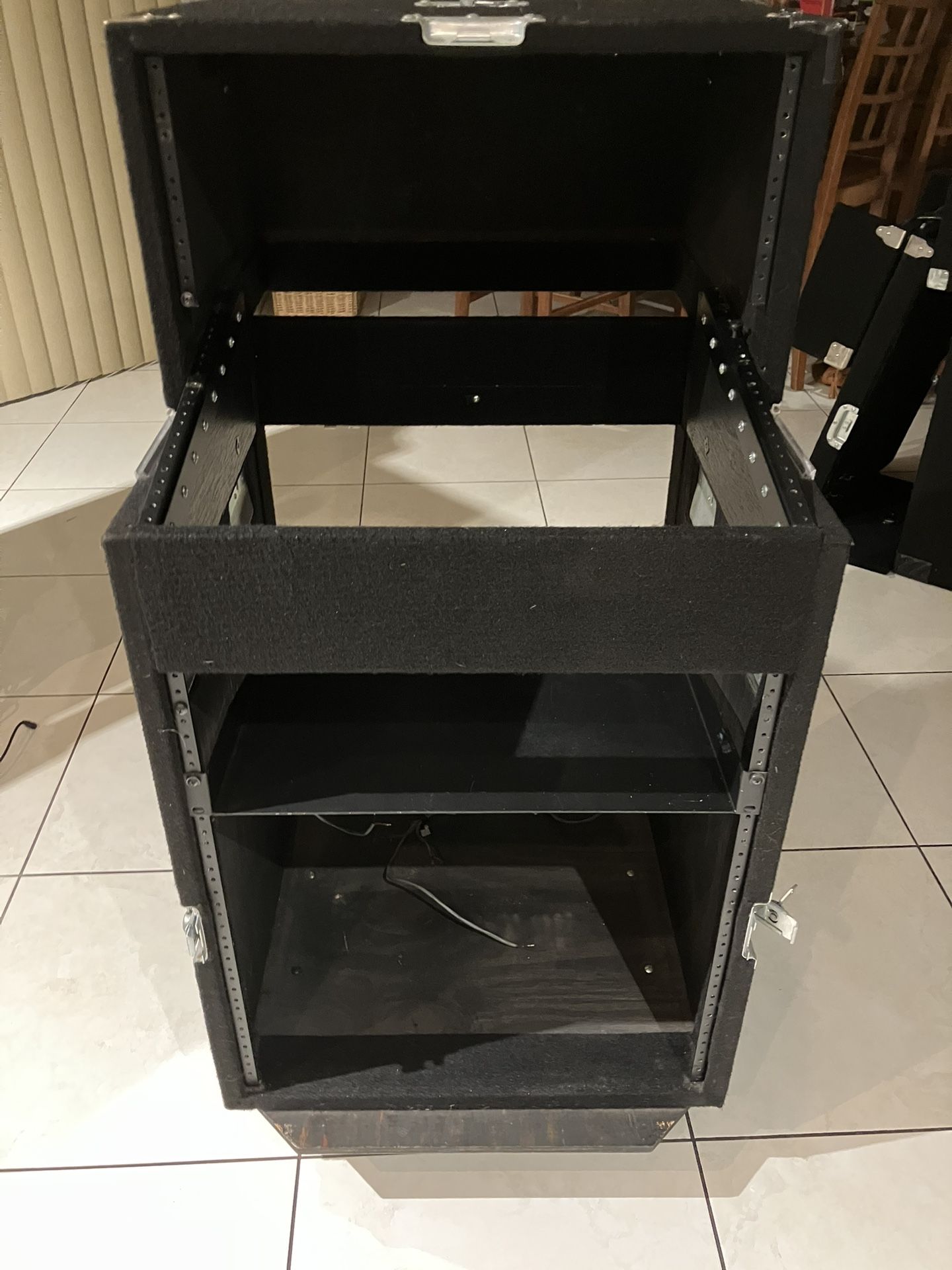 Grundorf Combo OU series Glide Rack amps, Mixers . Drawers. Equip Carpeted , Wheels