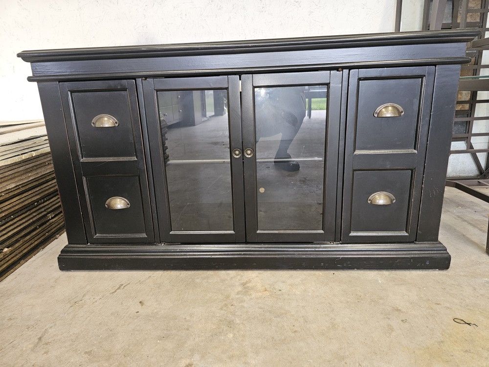 TV Stand/Entertainment Center