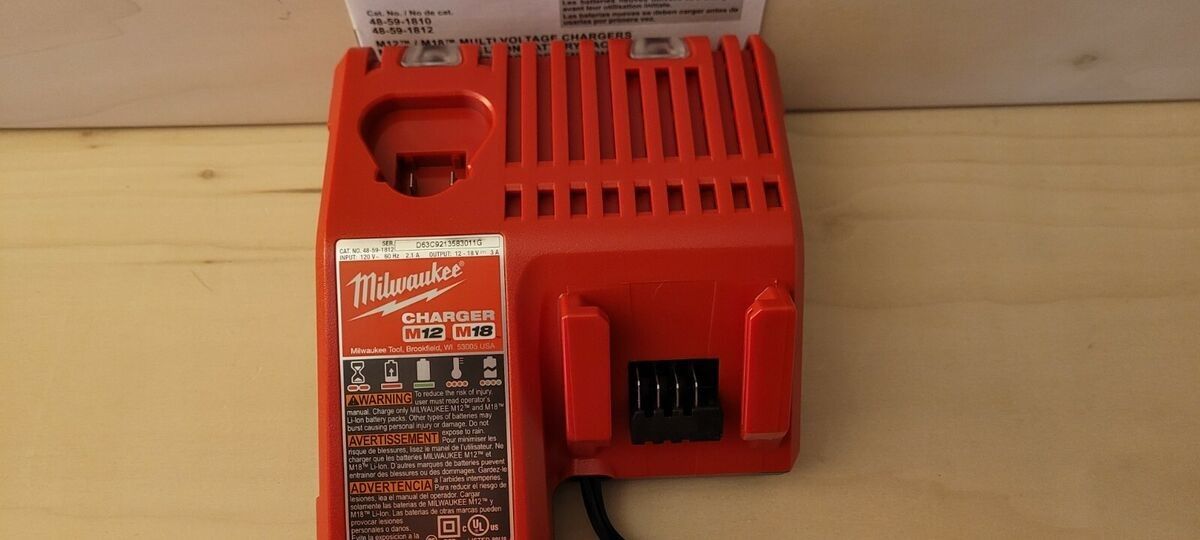 Milwaukee Dual M18 & M12 Battery Charger
