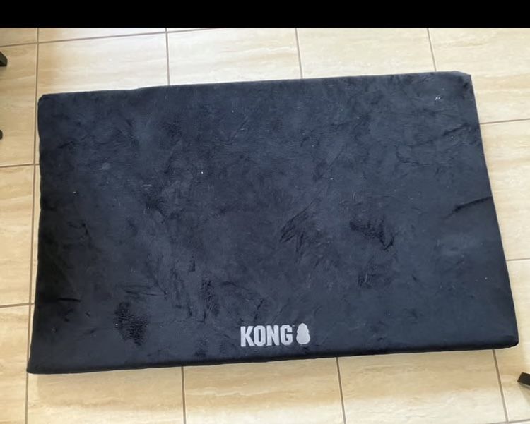 Kong Black Dog Bed