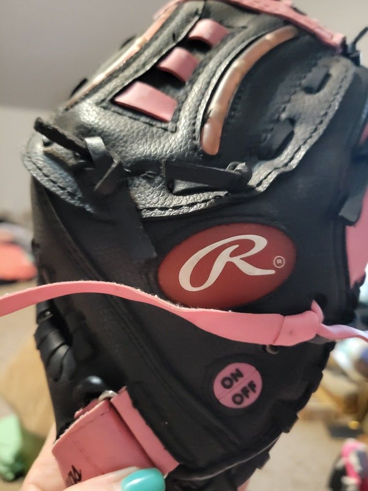 Girl's Rawlings 9.5 Inch Tee BALL Glove 