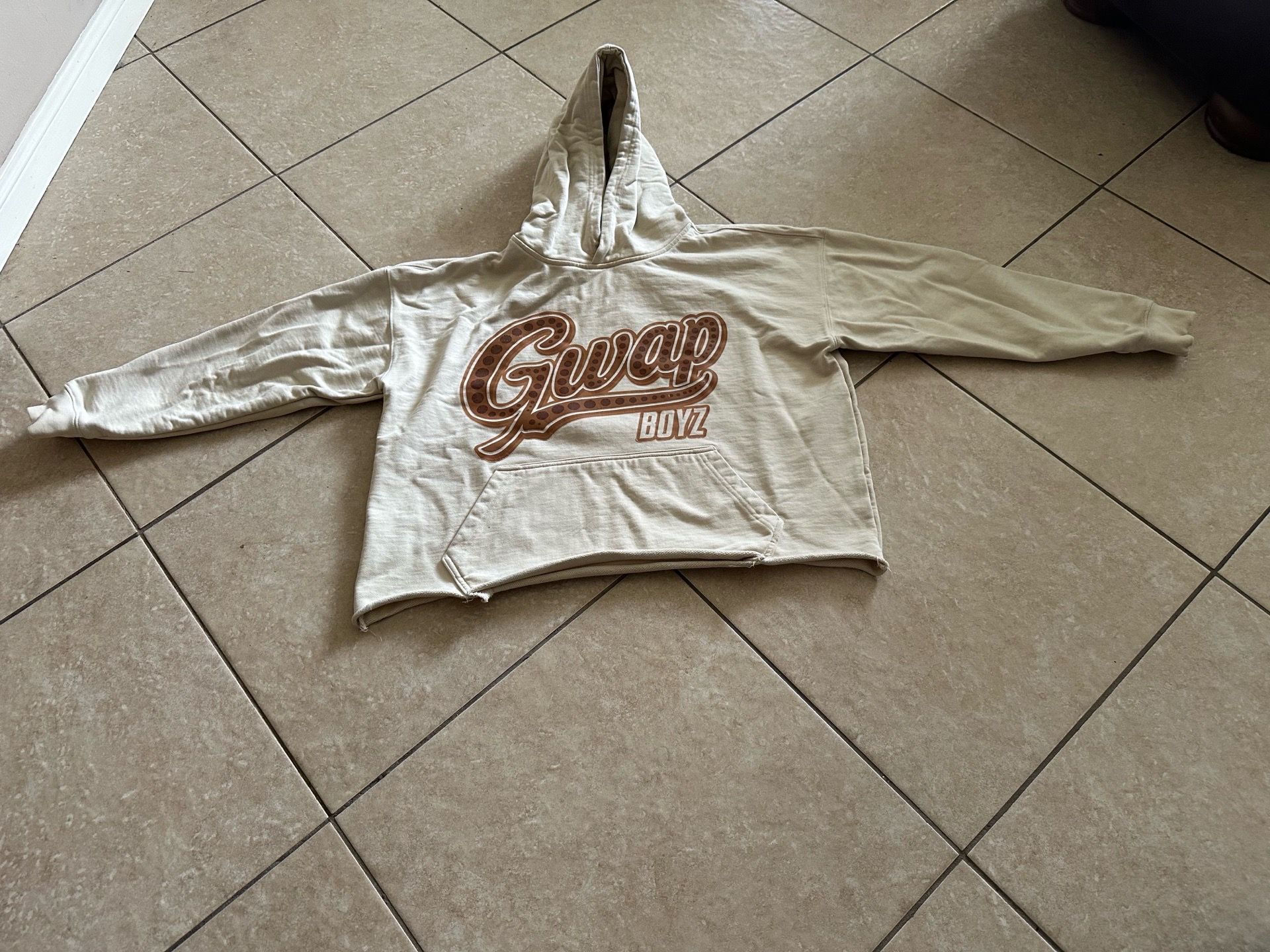 SLIGHTLY USED CLEAN GWAP BOYZ HOODIE CROP (SIZE L)