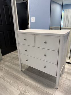 Bedroom dresser