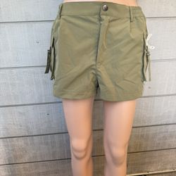 Women’s Love Tree Cargo Shorts With Adjustable Pocket Size Medium
