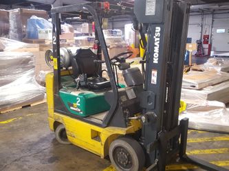 2005-06 Komatsu 3K cushion forklift