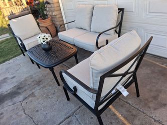 Hampton Bay Patio Set With NEW Cushions
