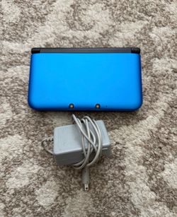 Nintendo 3ds xl console blue