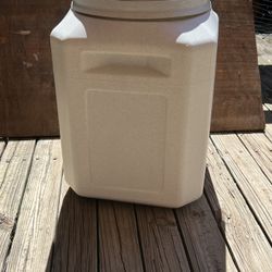 Gamma Let Food Container