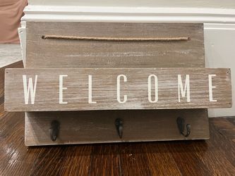 Wooden welcome bin / sign