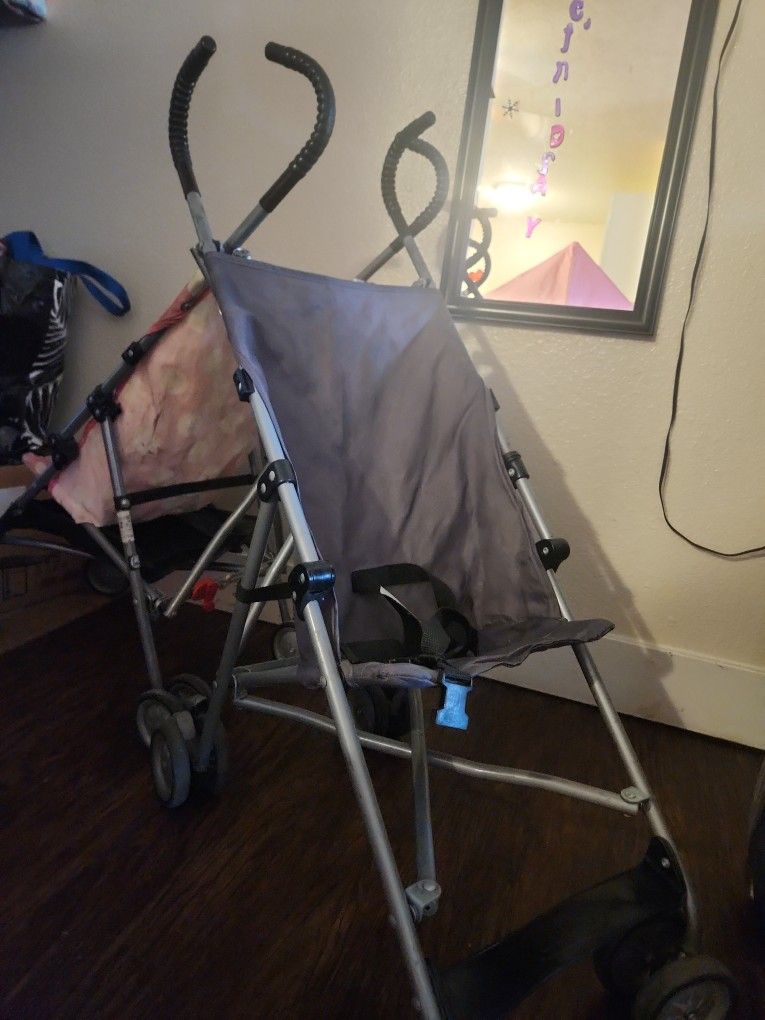 Strollers Without Umbrella