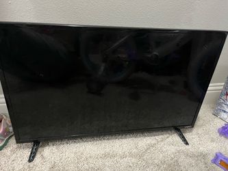 Vizio Flat Screen TV with Stand 32’ 1080p