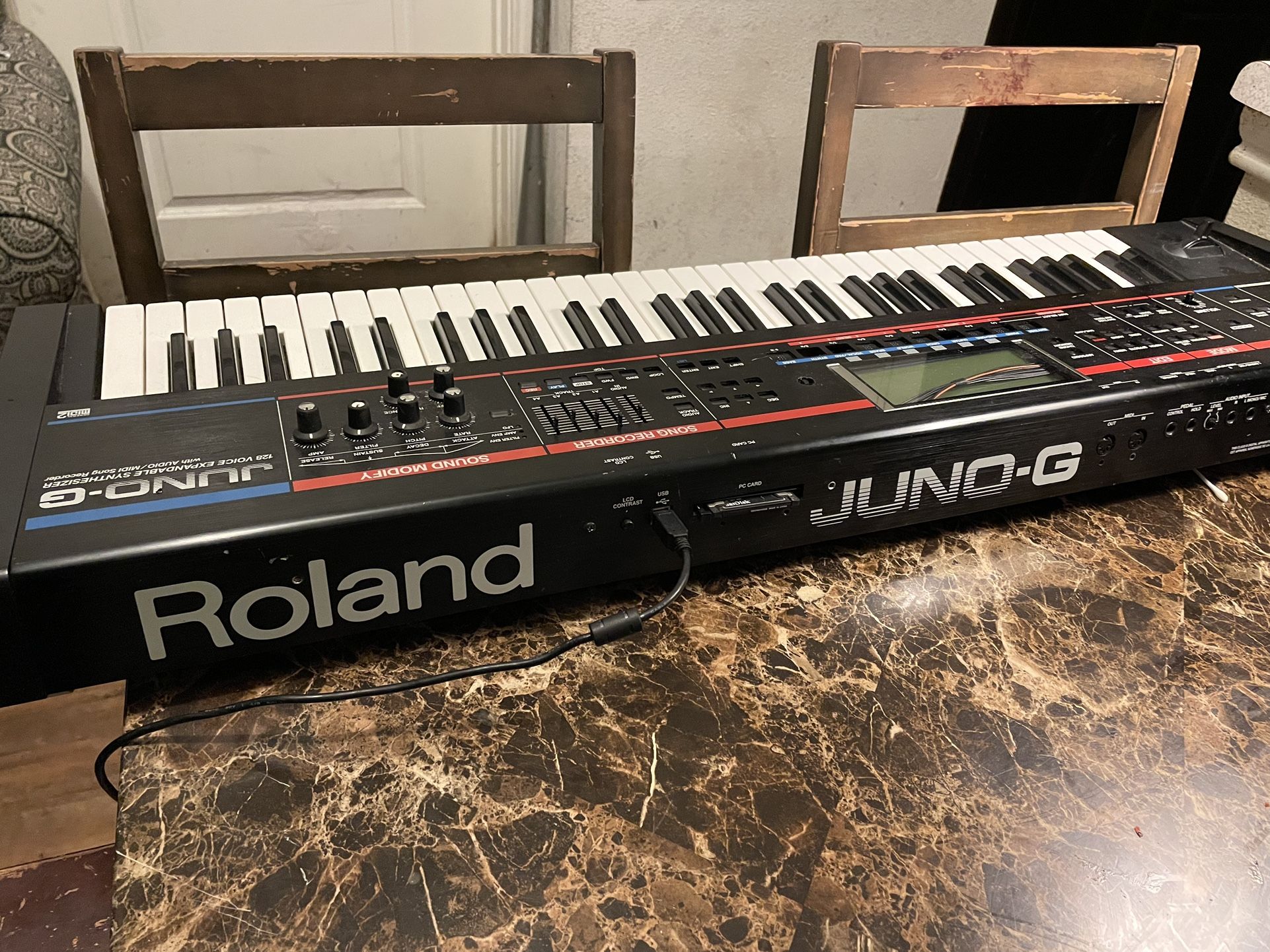 Juno-G Roland Keyboard Synthesizer for Sale in San Antonio, TX