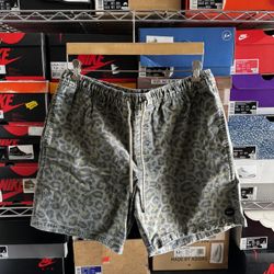 Men’s RVCA shorts Size L