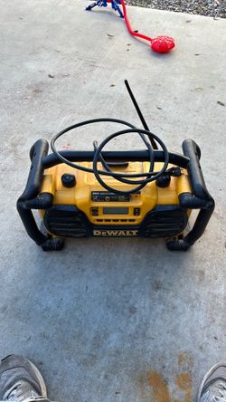 Dewalt Radio And Charger