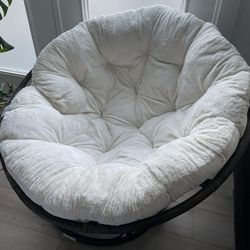 Almost New Rarely Used Papasan Chair 