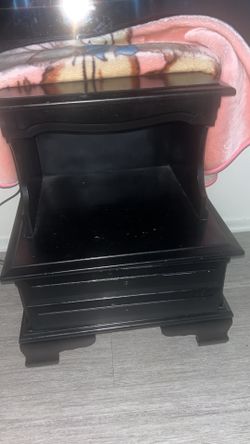 2 Black Nightstands