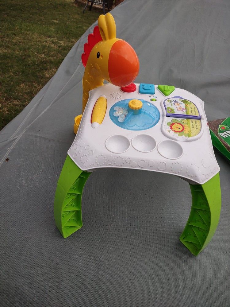 Baby Play Fisher Price Entertainment