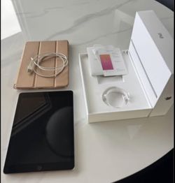 Apple iPad Wi-Fi Tablet