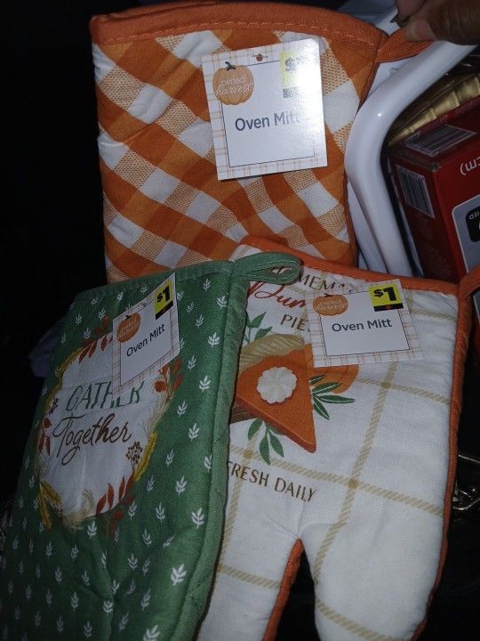 Kit CHen Towels And Mittens All 1 Dollar