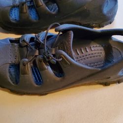 Keen Style Crocs Mens Size 9 US