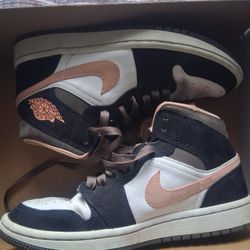 Jordan 1 Peach Mocha