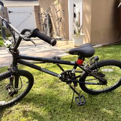 Mongoose L10 BMX Bike 