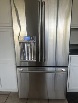 CAFÉ™ ENERGY STAR® 22.1 Cu. Ft. Smart Counter-Depth French-Door Refrigerator with Hot Water Dispenser