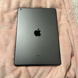 iPad 2020, 10.2-inch Screen 32gbs And Otter Box