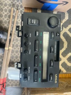 Lexus AM/FM cassette player