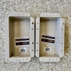 Two WG900 Circuit Breakers.  