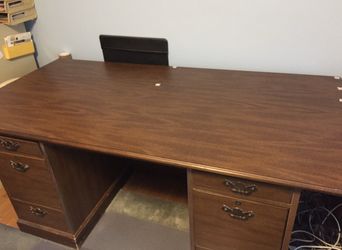 Beautiful solid style desk