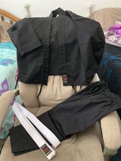 Kimono. Traje de karate para niños. 6-7 años.