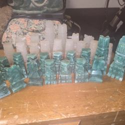 Vintage hand Carved Aztec chess set rare Marble, And Green & White onyx Set Of 32