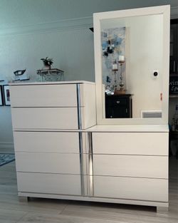Bedroom set