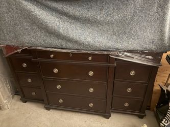 Dresser