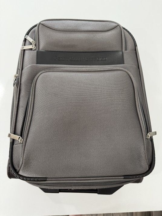 Perry Ellis Rands Expandable Luggage With Wheels