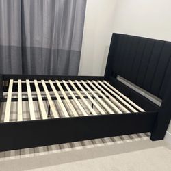 Upholstered Platform Bed 
