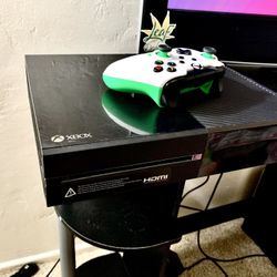 XBOX ONE WITH CONTROLLER