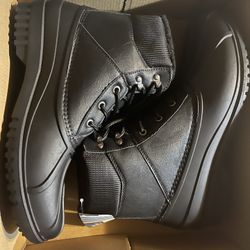 ✨NEW✨ Size 11 Men’s Black Winter Snow Rubber Boots 3M Thinsulate Water Resistant Insulation Hiking
