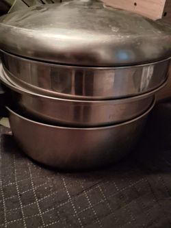 Two pots one top and cake pan