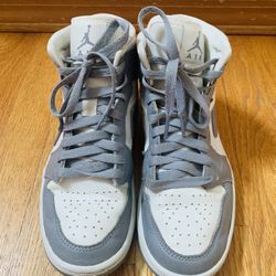Nike Air Jordan 1 Mid Retro Wmns Size 7, Men or Youth 5.5 Stealth Gray & White