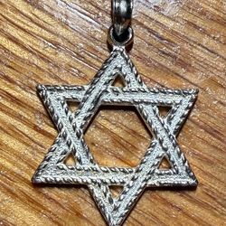 Vintage Silver Tone Judaic Star of David Pendant