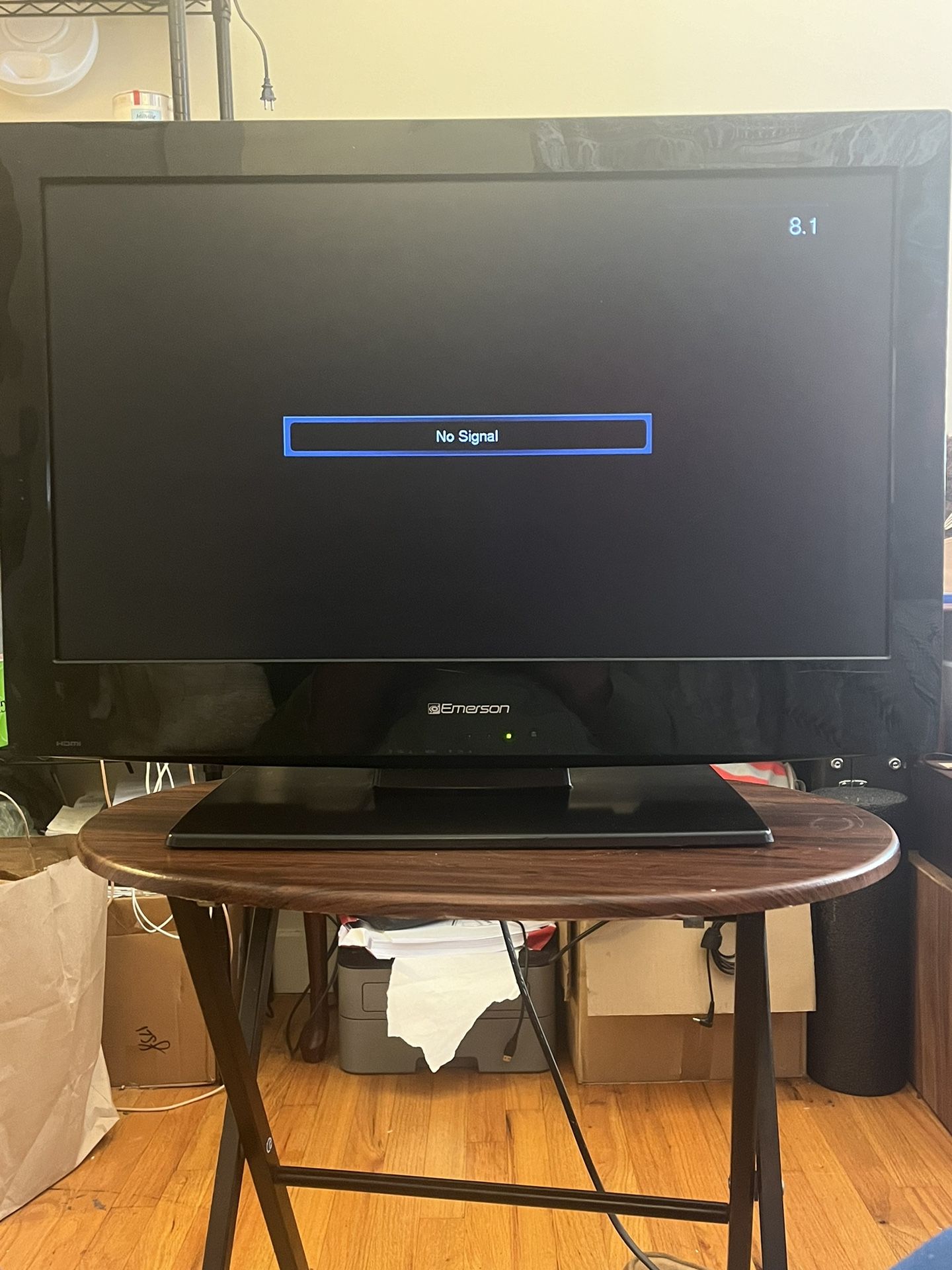 Emerson Flatscreen 32 Inch Tv HDMI And Analog Had Capable