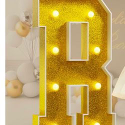 Marquee letters