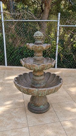 Elegant 3-Tier Outdoor Garden Fountain -Green