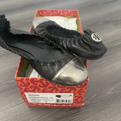 Tory Burch Abbey Elastic Back Ballet Flat Silver/pewter metallic toe black sz 7