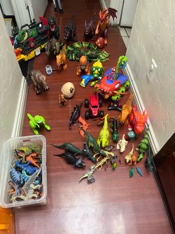 Large Lot of Dinosaur and Dragon Toys