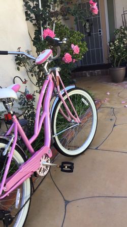 Schwinn Roxie 26” 7 speed pink cruiser