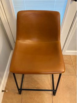 1 bar stool